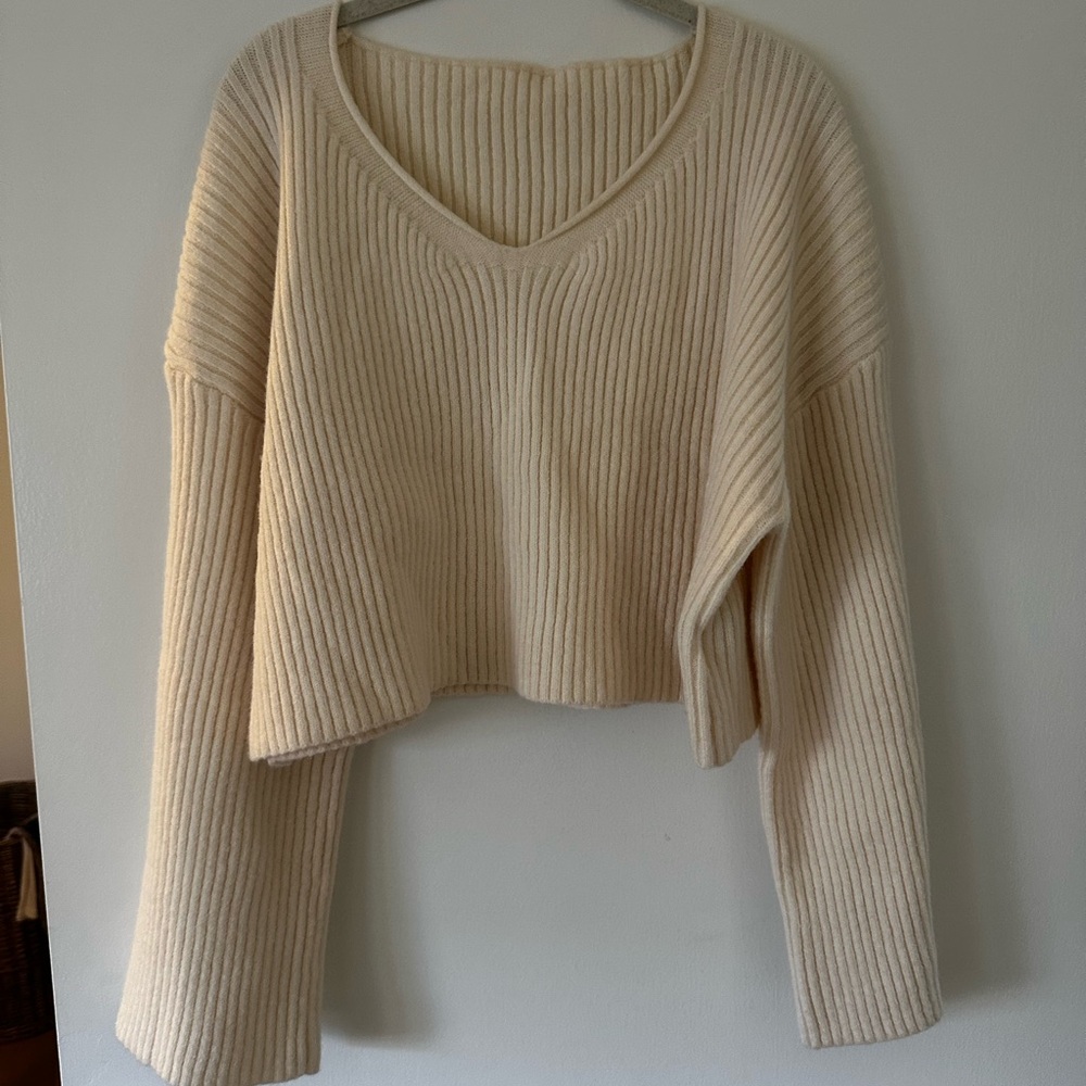 SHEIN Cream V-Neck Cropped Crop Sweater